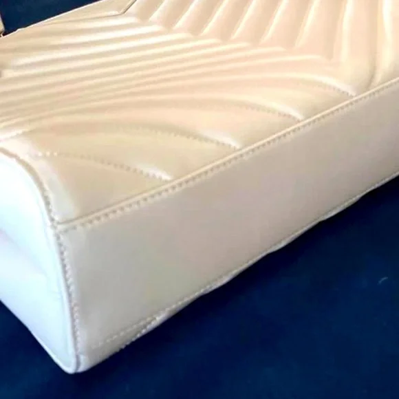 Saint Laurent Tribeca Shoulder Bag - Picture 5 of 10